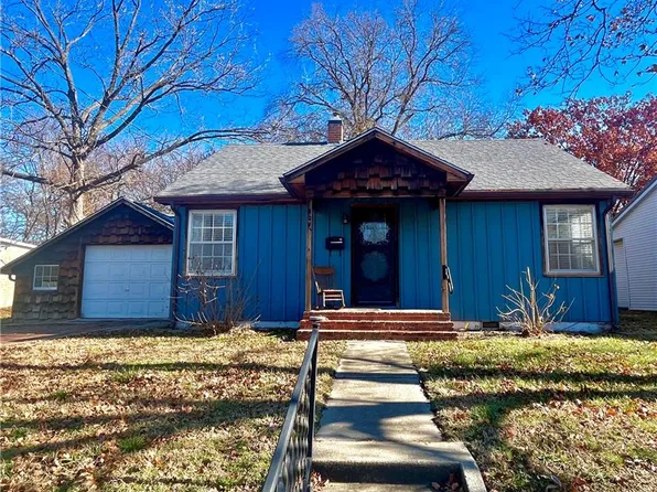 824 N Ash St, Nevada, MO 64772