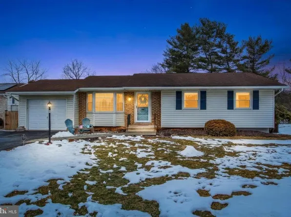 181 Woodcrest Dr, Gettysburg, PA 17325