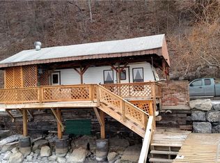 1217 Honoco Rd, Aurora, NY 13026