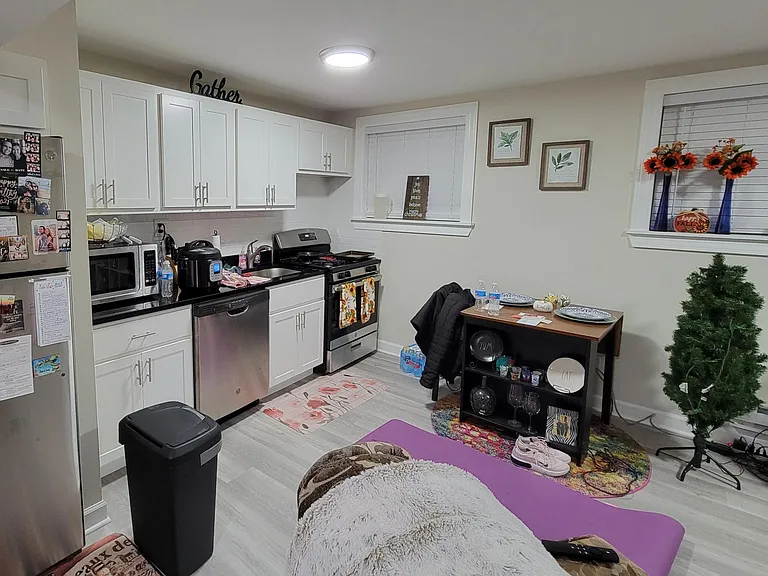 724-32 W Roscoe St #732NG — Photo 1
