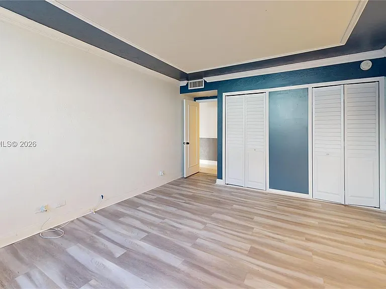 1800 NE 114th St #1705 — Photo 18