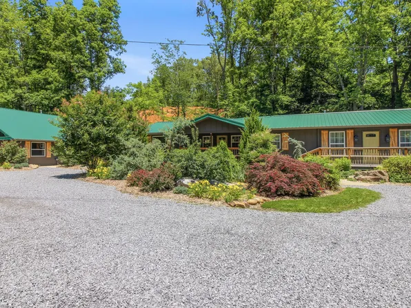 744 Powdermill Rd, Gatlinburg, TN 37738