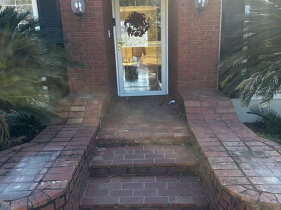 5th image of 2525 Jerry Jones Dr