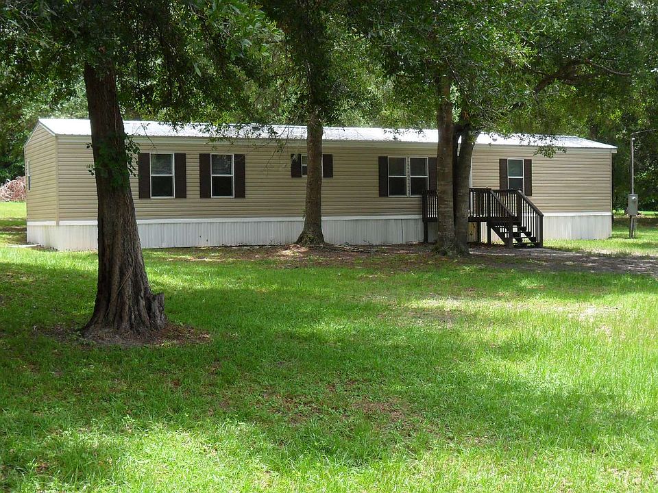 1st image of 205 SE Valerie Ct