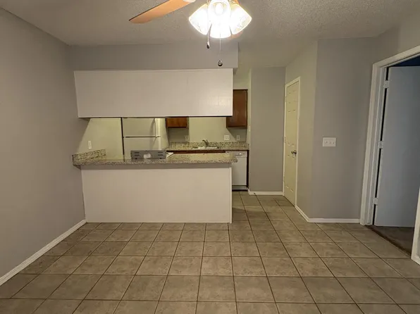 203 S Baggett St, Prairie Grove, AR