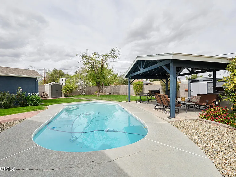 1708 E Montebello Ave — Photo 5