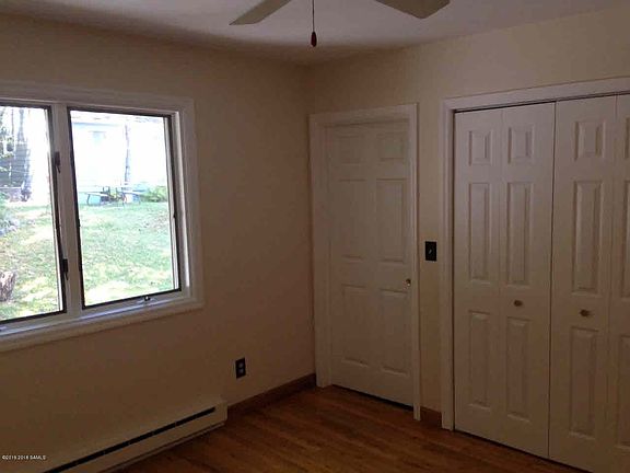 5th image of 137 Horicon Ave