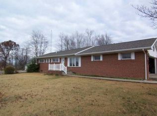 1011 N West Dr, Oakland City, IN 47660