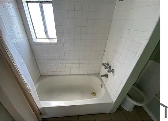 1115 S Tamarind Ave — Photo 2