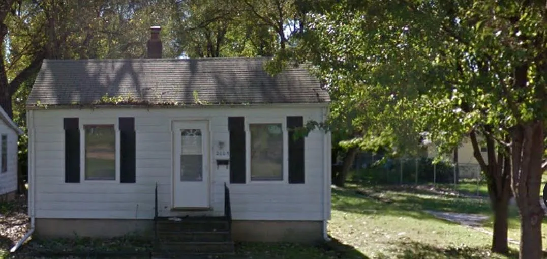 2005 E Lawrence St photo 1