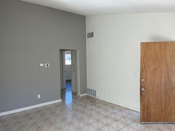3rd image of 33072 Esther St