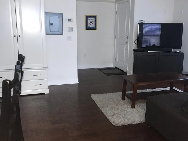1319 G St #FURNISHED — Photo 12