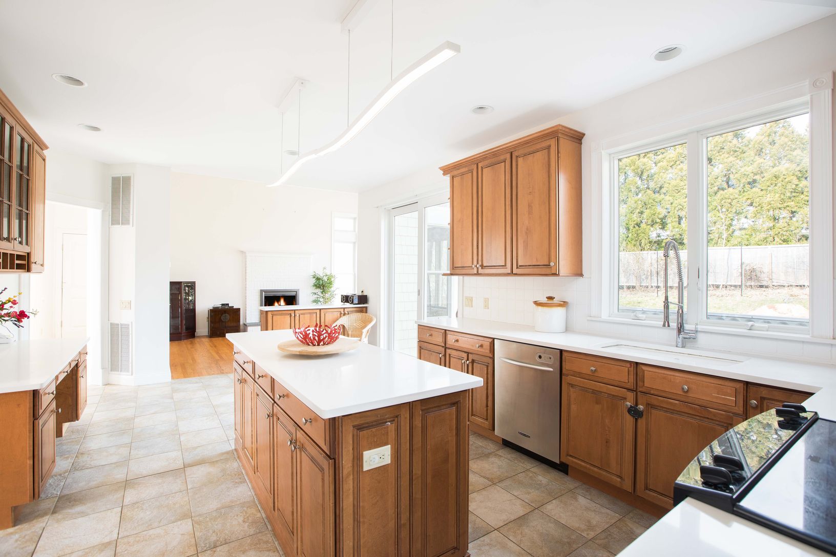  Bright Gourmet Kitchen