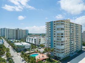 305 N Pompano Beach Blvd