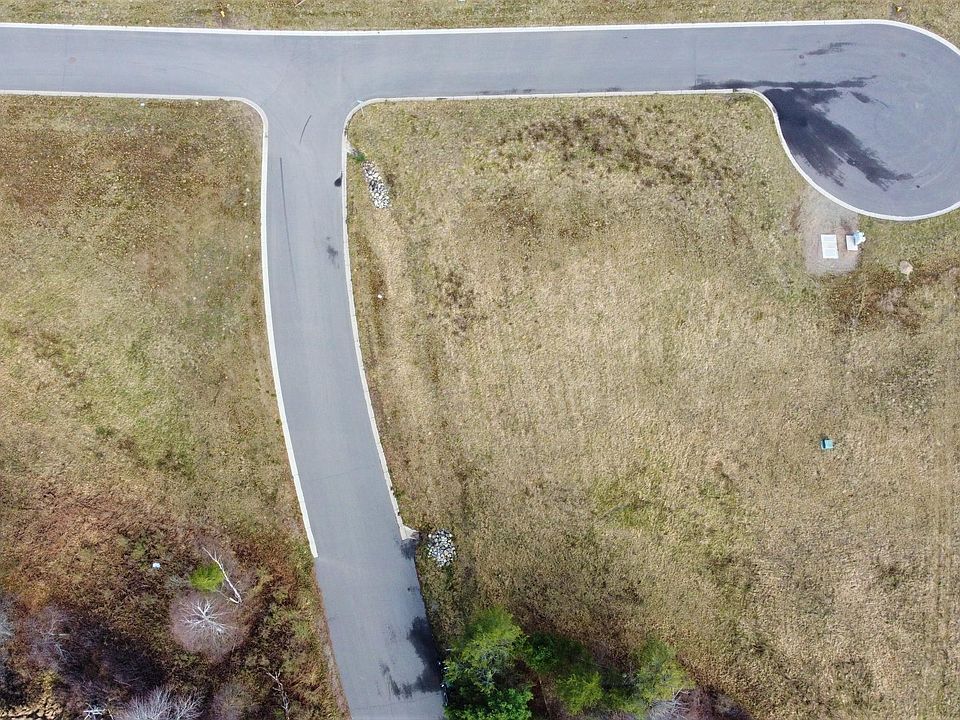 2nd image of 716 Leather Ave