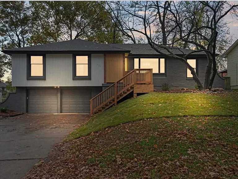 507 Sunset Ln — Photo 3