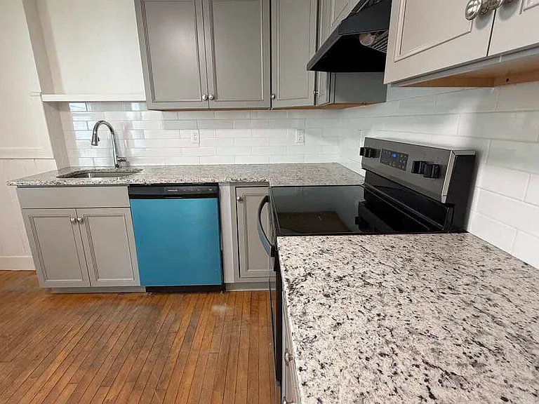 8-10 Gaston St #10B — Photo 4
