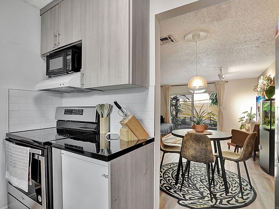 4th image of 4117 NE 21st Terrace