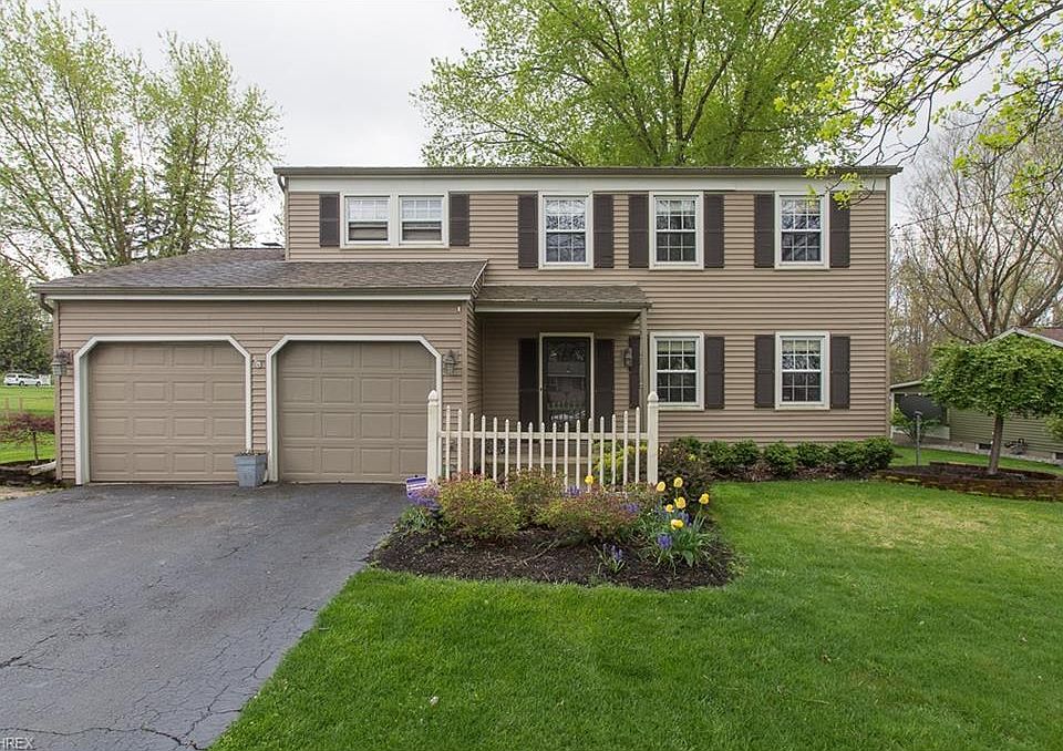 1st image of 8374 Brookwood Dr NE