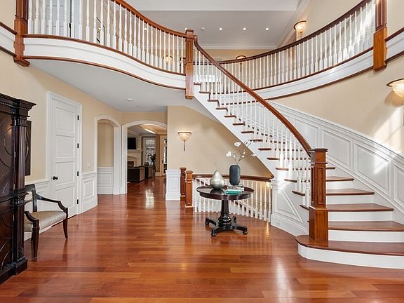 4th image of 448-448 Concord Rd #454