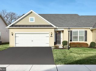 652 Cypress Dr #31, Hanover, PA 17331