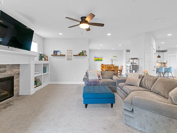 3rd image of 12777 Myrtlewood Way