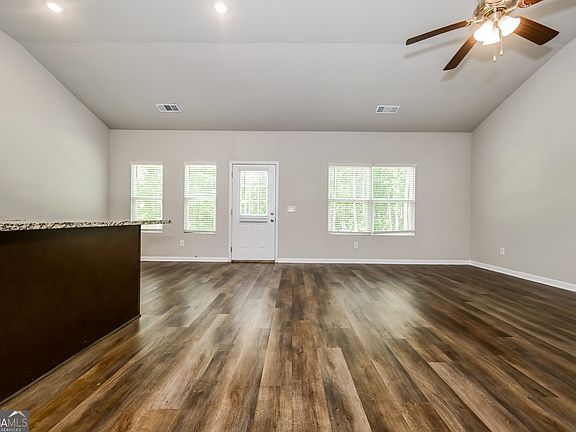 4th image of 65 Victory Ln