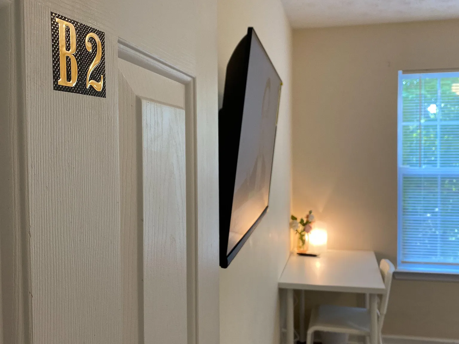 3 bed, 2.0 bath, 1600 sqft, $1,040 — Photo 2