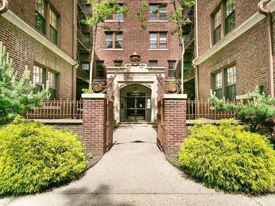 150 Burns St APT 3D, Flushing, NY, 11375
