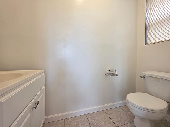 4th image of 37 Metcalfe St #2