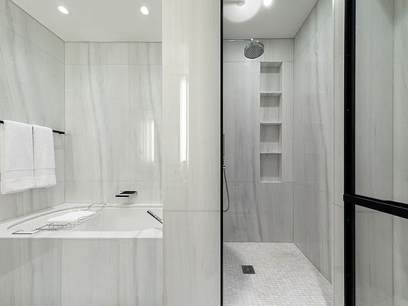 3rd image of 157 W 57th St APT 35D