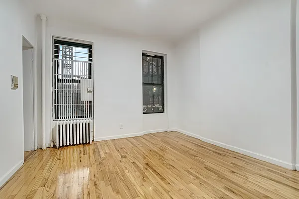 Rented by Creed Realty Group | media 10