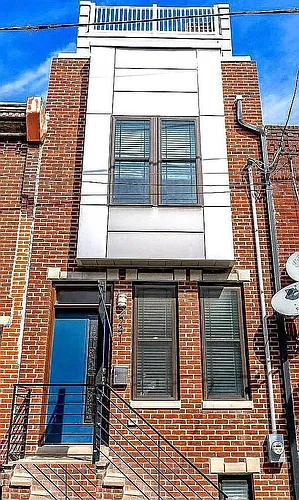 2241 Cross St Photo 1