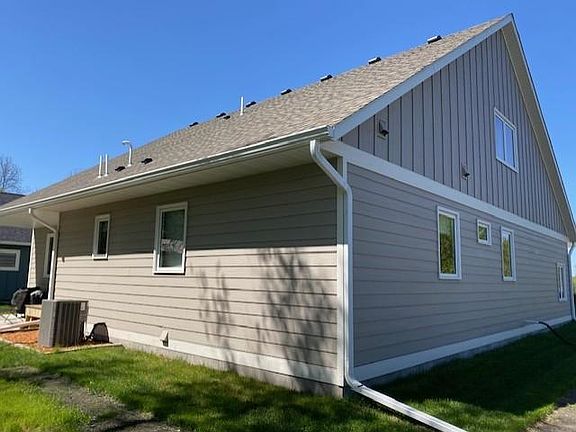 4th image of 715 Jenks Ave SW