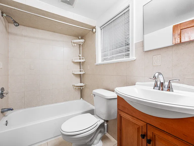 55 Farragut Pl NW #1 — Photo 16