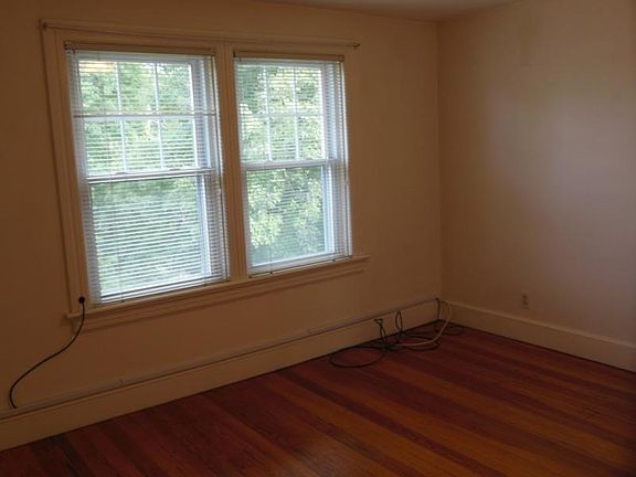 4th image of 1342 Smith St #3