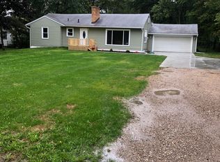 10472 Fenton Rd, Fenton, MI 48430