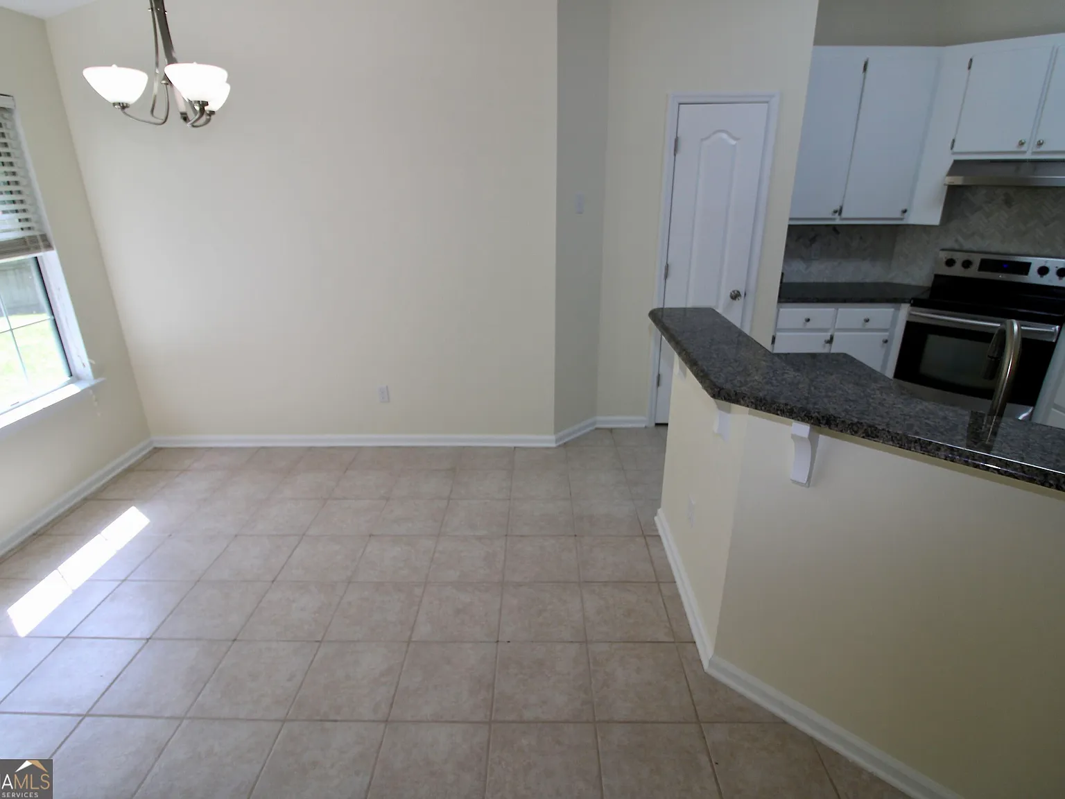3 bed, 2.0 bath, 1477 sqft, $1,850 — Photo 4
