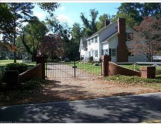 2nd image of 445 Cavalier Dr