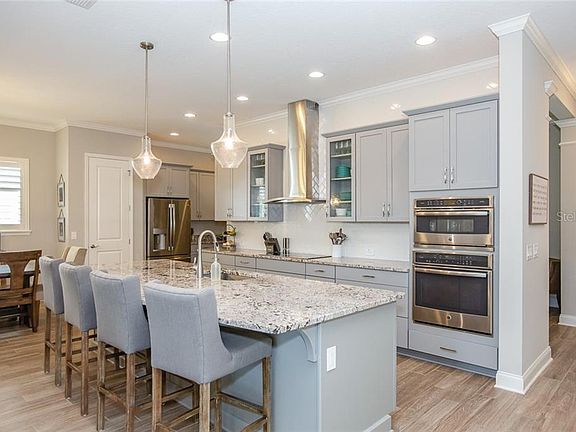 3rd image of 501 Oviedo Blvd