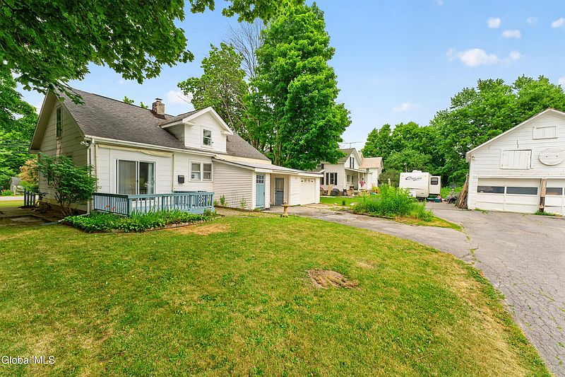 3rd image of 32 Sheridan Street