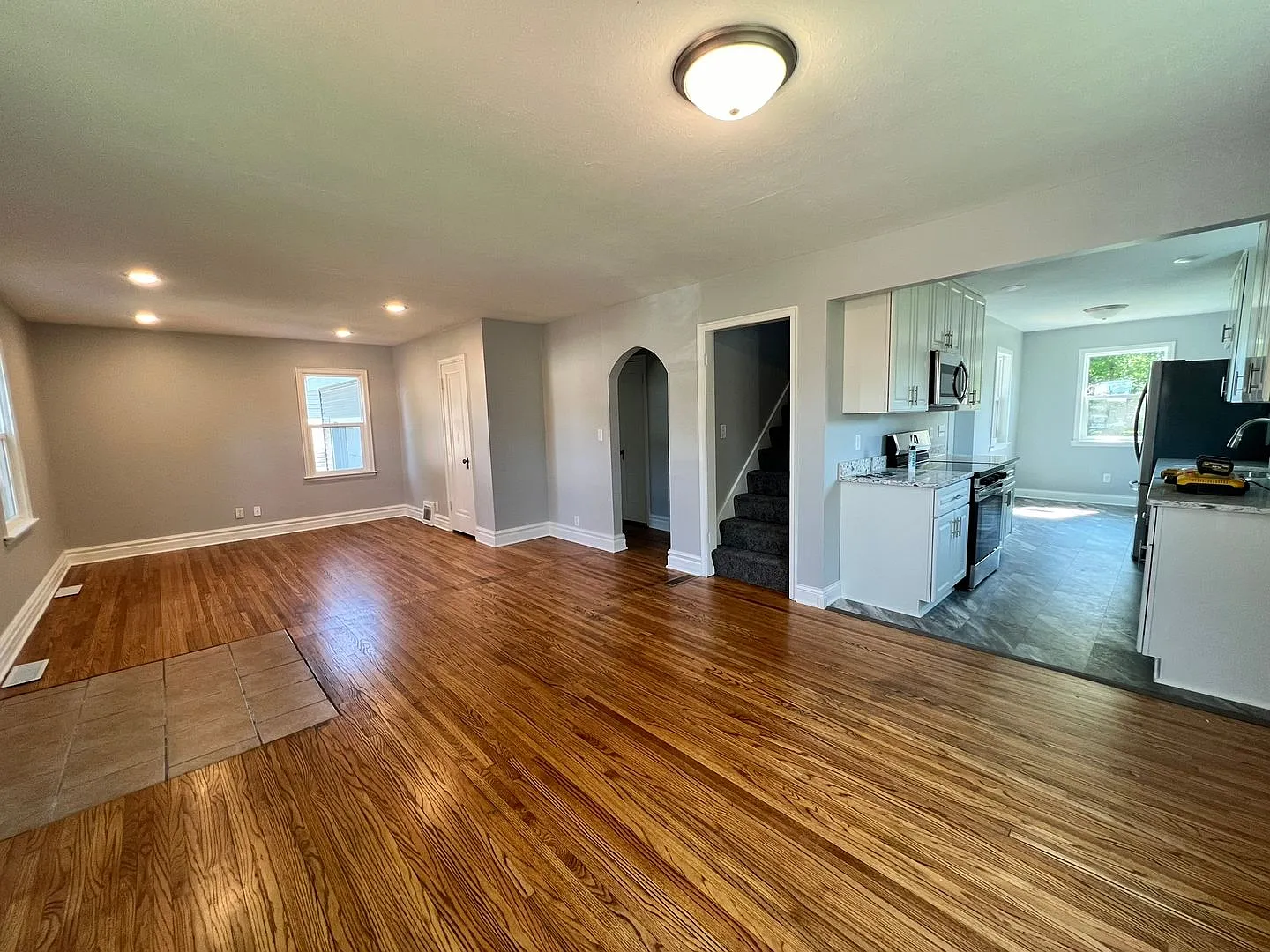 **Rent Special Adorable 3 Bedroom Fully Renovated Home! — Photo 3