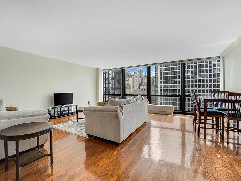 900 N Lake Shore Dr — Photo 5