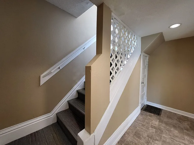 1267 Stewart St — Photo 35