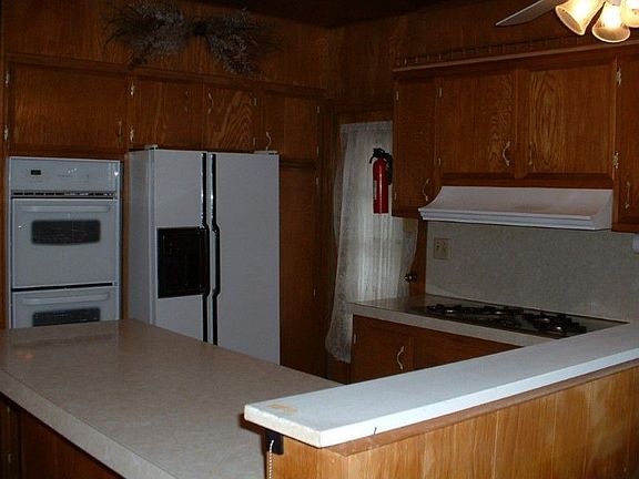5th image of 3235 S 180th Pl
