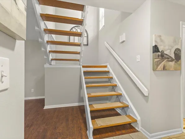 3916 Wendy Ln, Raleigh, NC 27606