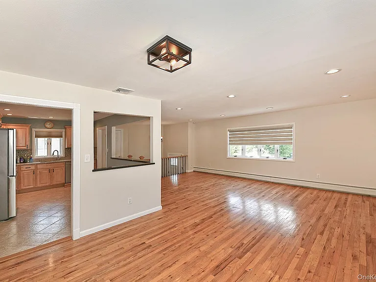 44 Derby Ave — Photo 4