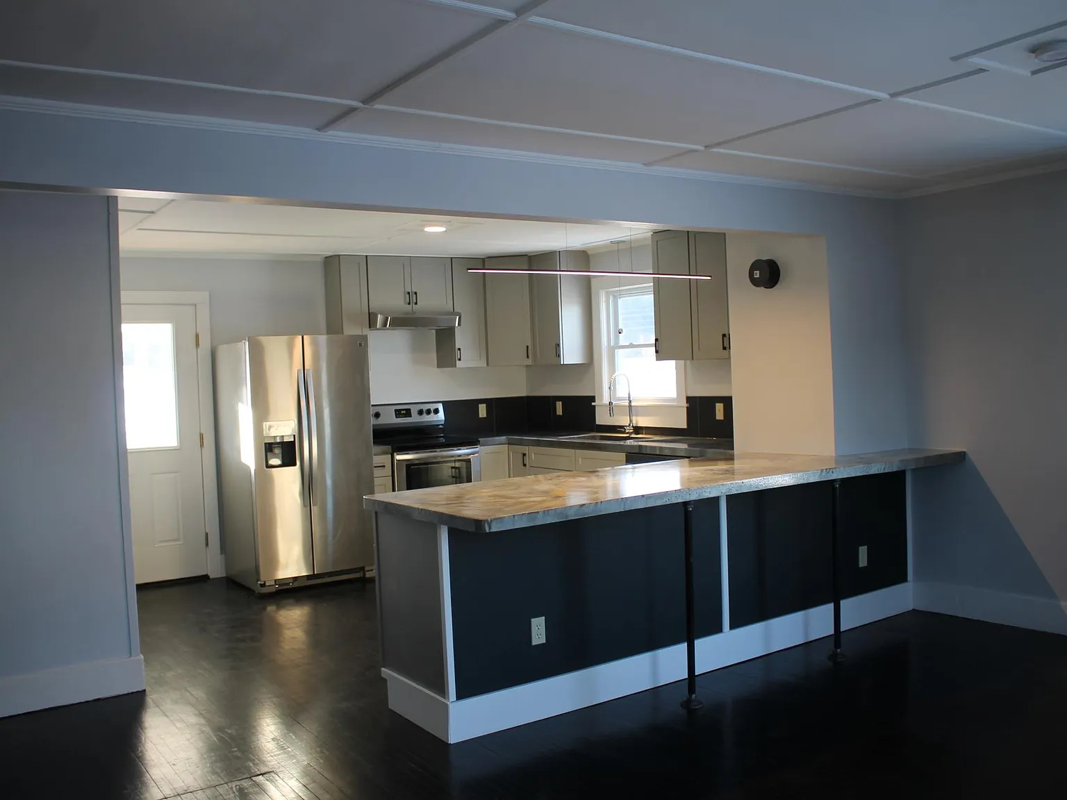 5 bed, 1176 sqft, $3,000 — Photo 2