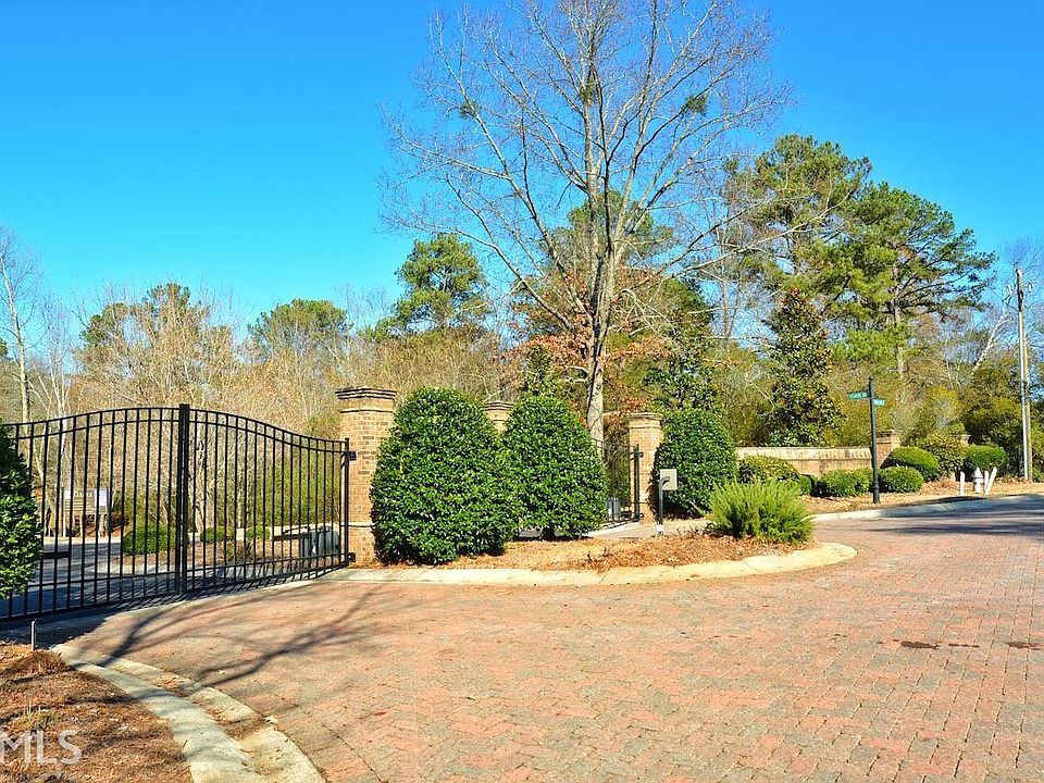 1st image of 105 Sycamore Dr #2