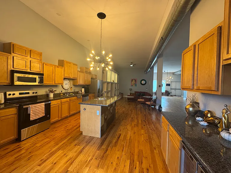 2760 N Downing St — Photo 5